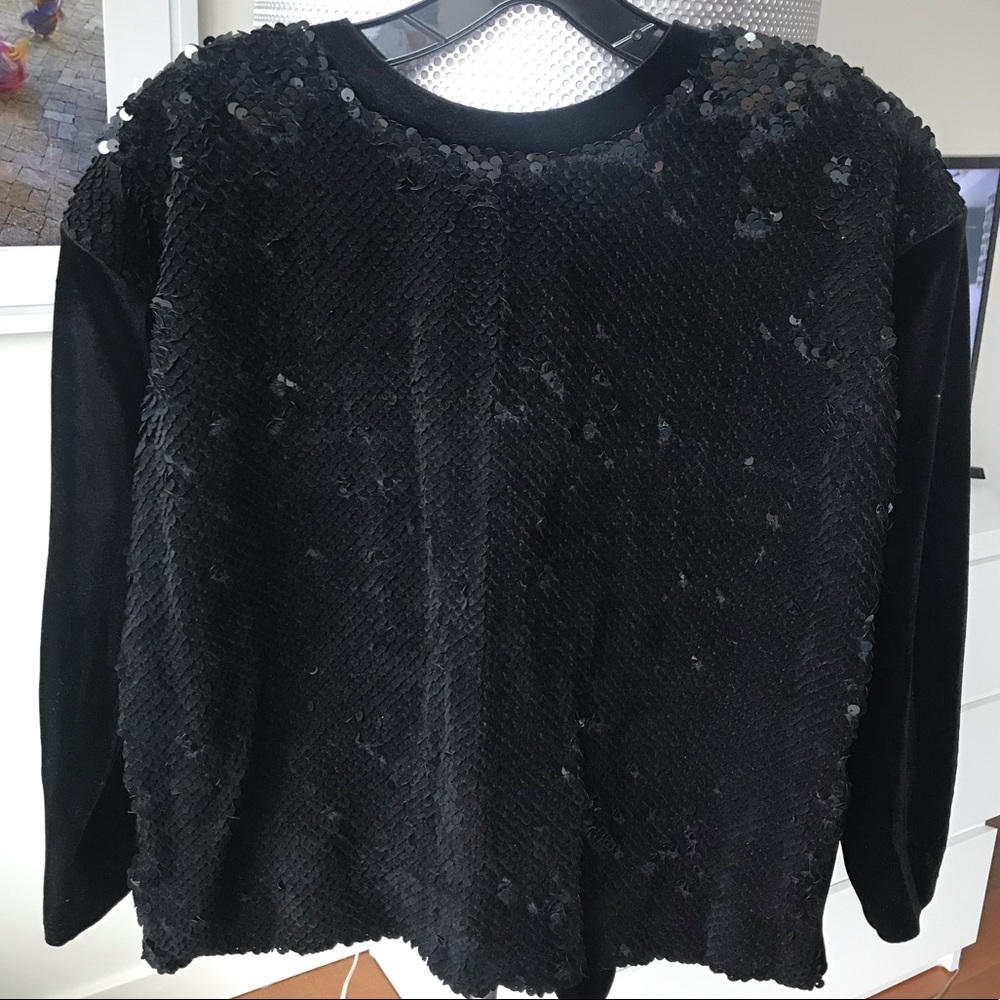 Gorgeous Maje sequin sweater opened in the back
